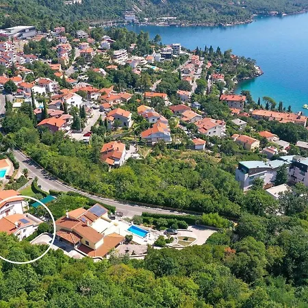 Feria 2 أوباتيا