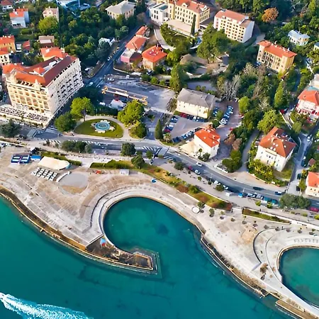 Feria 2 Apartmán Opatija
