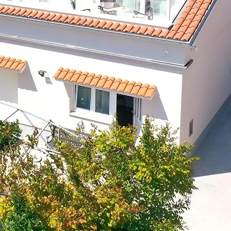 Feria 2 * أوباتيا